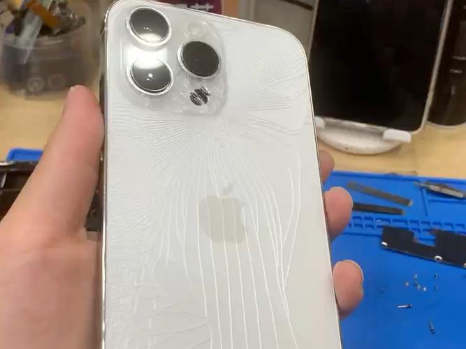 苹果手机后盖裂了影响使用吗图标
