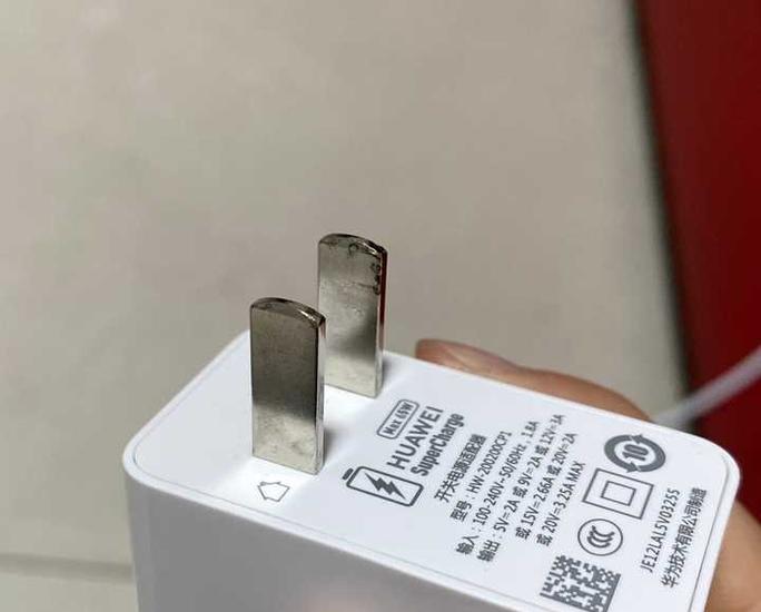手机充电器插头烧黑能正常使用吗缩略图