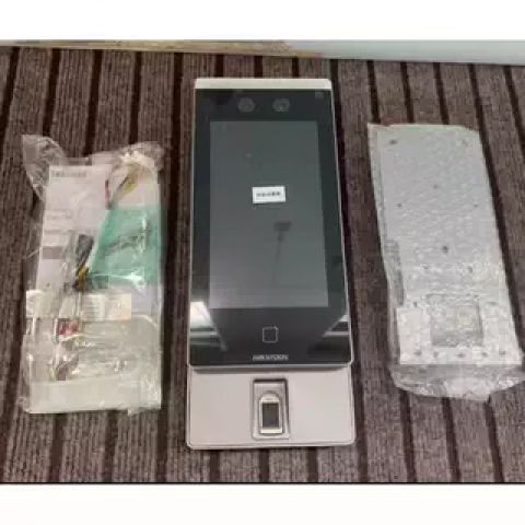 海康威视身份识别终端缩略图