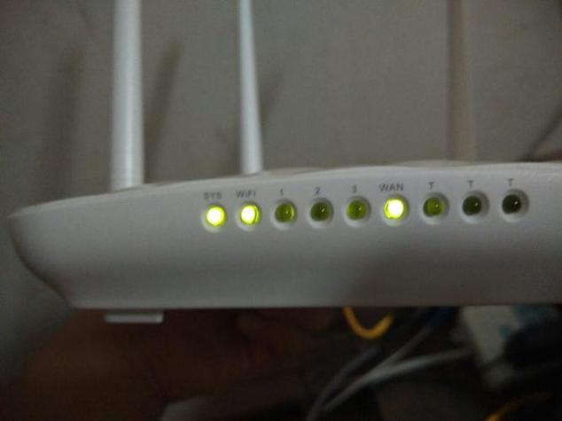 路由器的三个灯一直闪什么意思缩略图