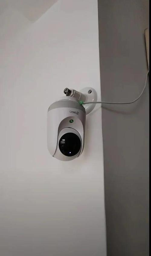 360度无死角监控摄像头缩略图