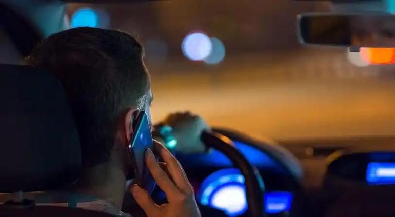 打电话时旁边的人能听到声音缩略图