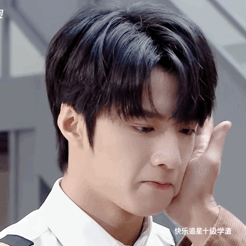 刘耀文哭到咳嗽
