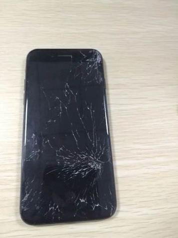 苹果手机屏幕摔碎了怎么办游戏截图