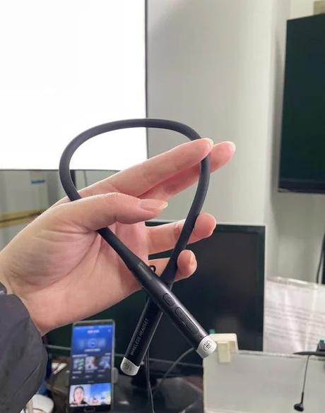 无线蓝牙耳机可以连接声卡吗