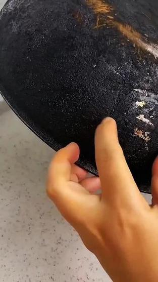 新买的不锈钢锅黑色东西怎么清洗游戏截图