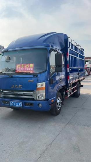 二手小货车3.8米1万左右缩略图