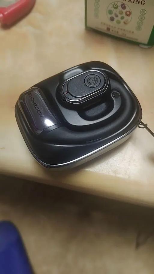 耳机掉了一个另一个还能用吗缩略图