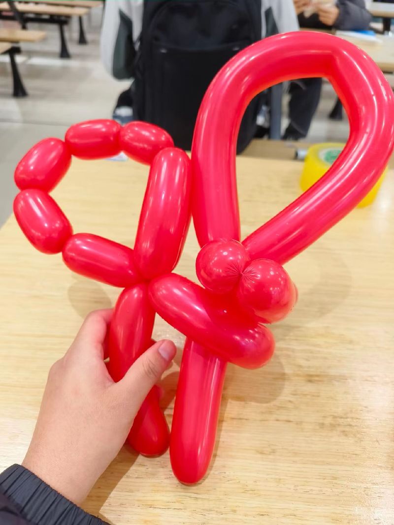 卖氢气球怎么绑不会乱无限流量游戏截图