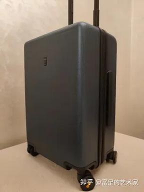 卡扣行李箱好还是拉链的好
