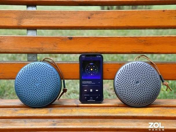 蓝牙耳机两边声音不一样大怎么调整缩略图
