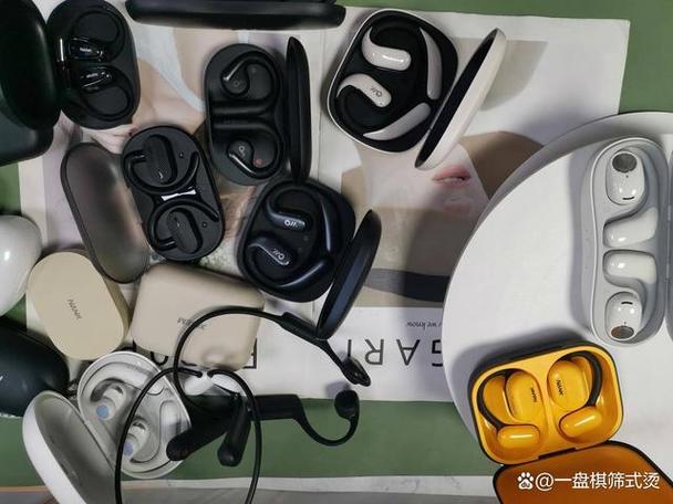 一对蓝牙耳机两个人分开用缩略图